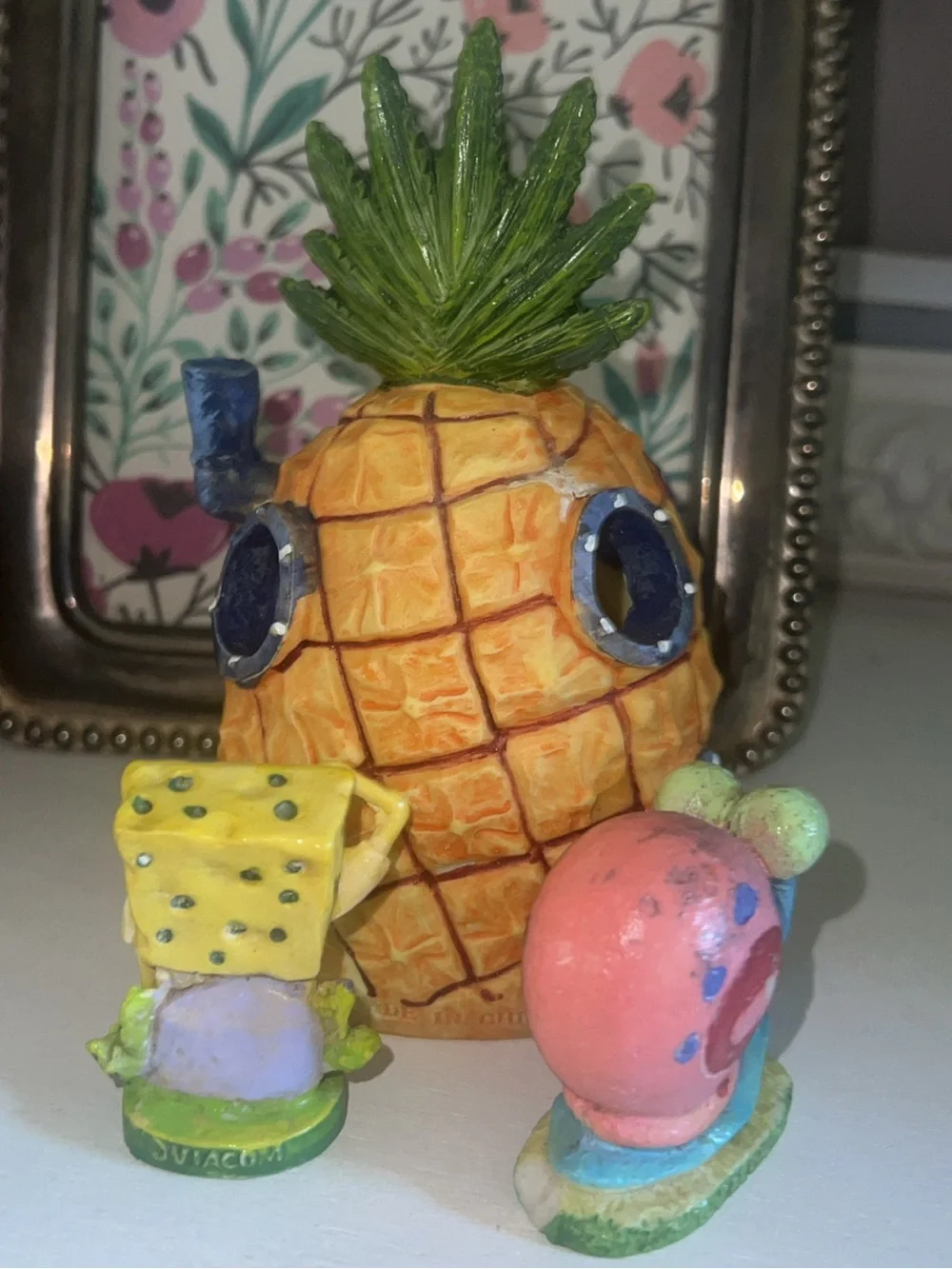 SpongeBob SquarePants Pineapple House- sponge bob,Gary, fish tank decor